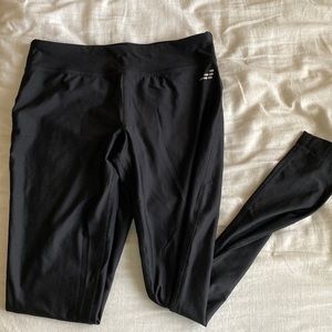 small black leggings